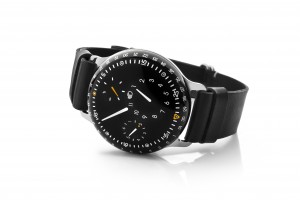 RESSENCE_TYPE3_ON_SIDE_white